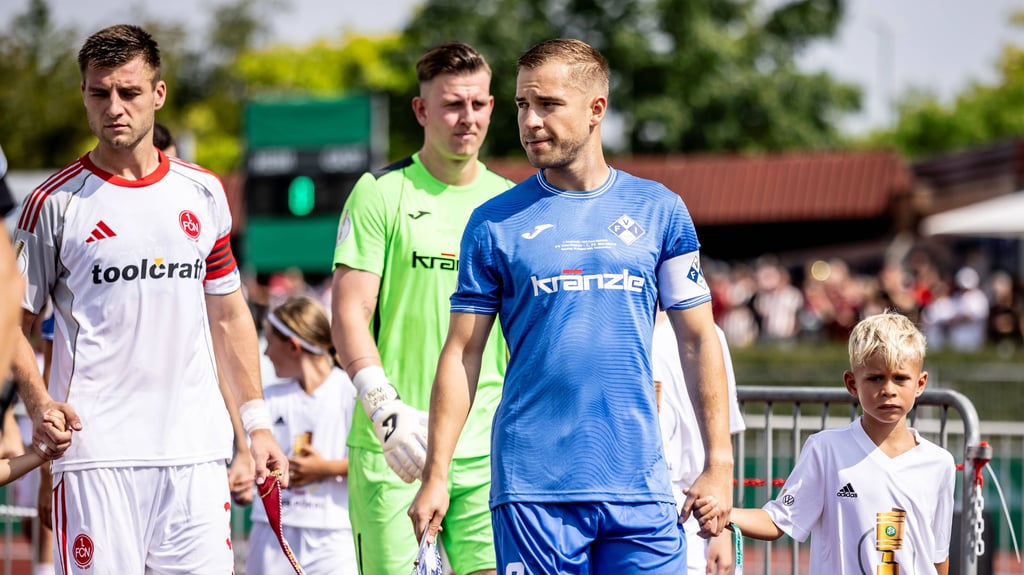 Max Zeller, Kapitän des FV Illertissen, freut sich auf das DFB-Pokal-Duell gegen den "coolen Zweitligisten" 1. FC Magdeburg.