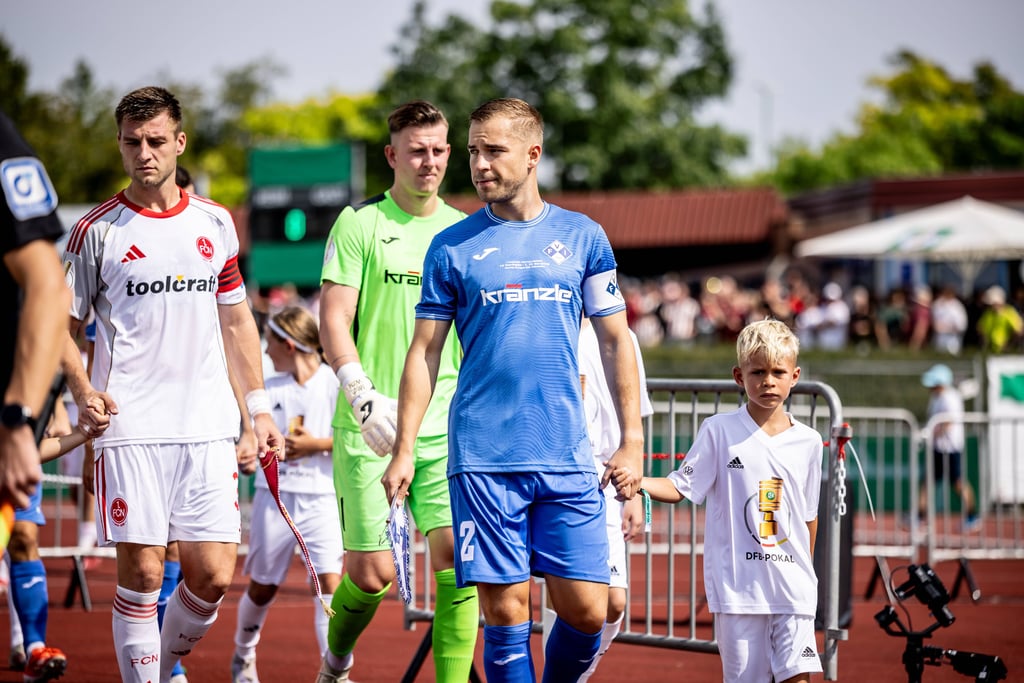 Max Zeller, Kapitän des FV Illertissen, freut sich auf das DFB-Pokal-Duell gegen den "coolen Zweitligisten" 1. FC Magdeburg.