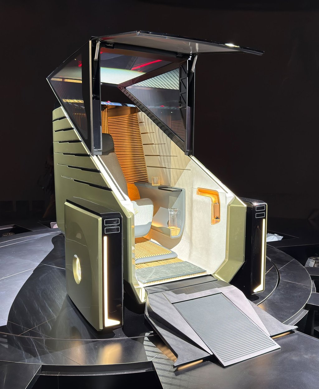 Konzipiert als autonomer Einsitzer: das LS Micro Concept von Lexus.