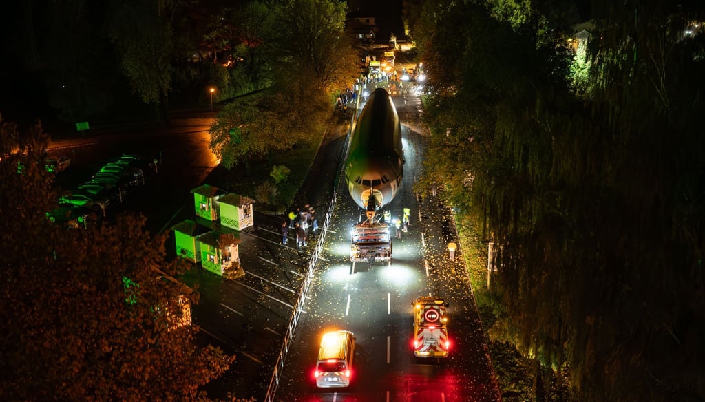 Innerhalb von drei Nächten wurde der Flieger zum Safaripark in der Südheide gebracht.