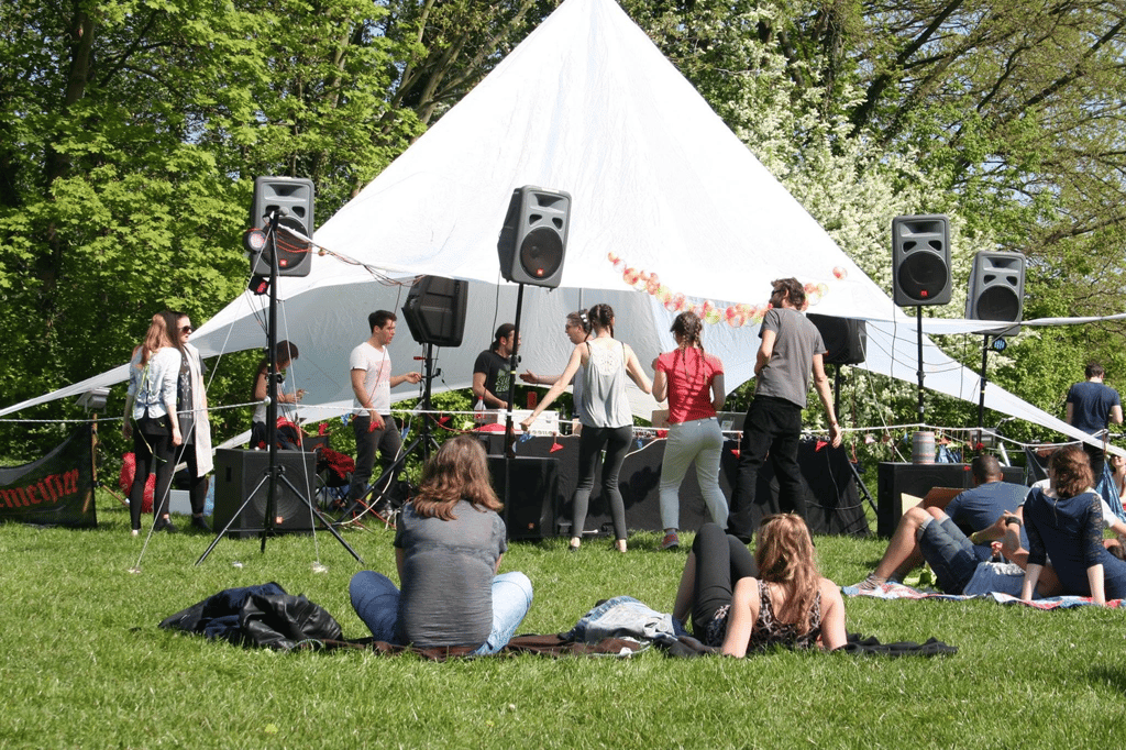 Das war eine spontane Party zum Männertag auf der Ziegelwiese.