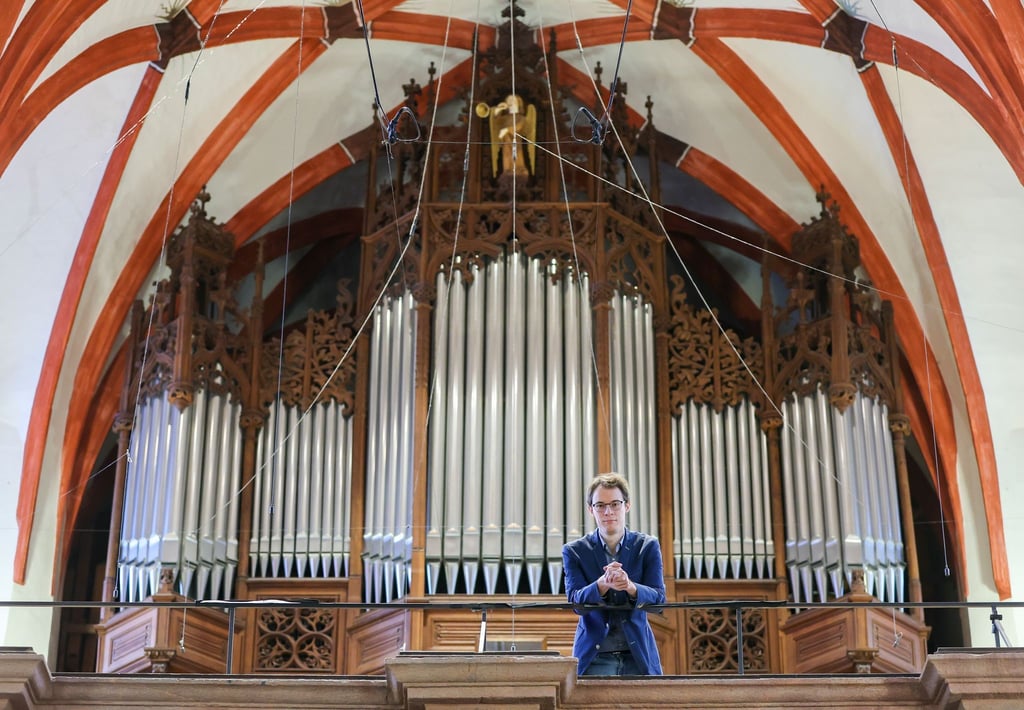 Der Organist der Thomaskirche will rund 22 Stunden an der Orgel spielen. (Archivbild)