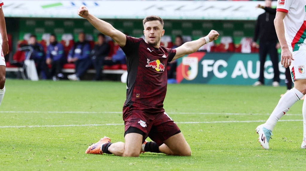 Christoph Baumgartner bejubelt das 4:0 gegen Augsburg.