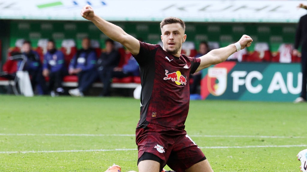 Christoph Baumgartner bejubelt das 4:0 gegen Augsburg.