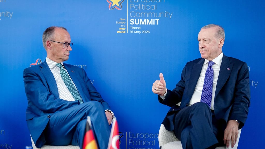 Bundeskanzler Friedrich Merz reist für einen Antrittsbesuch beim türkischen Präsidenten Recep Tayyip Erdogan nach Ankara.