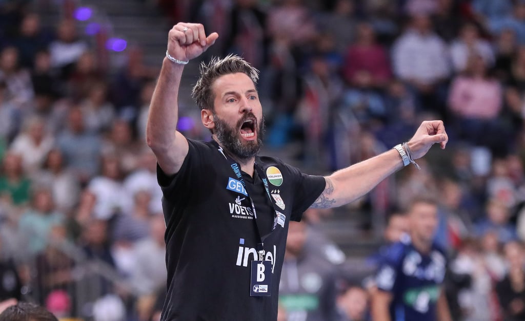 In Hannover musste Bennet Wiegert mit dem SCM noch einmal durch 60 sehr anstrengende Minuten. Am Ende konnte der Coach mit seinem Team aber jubeln und darf jetzt mal aufgrund der Länderspielpause durchatmen.