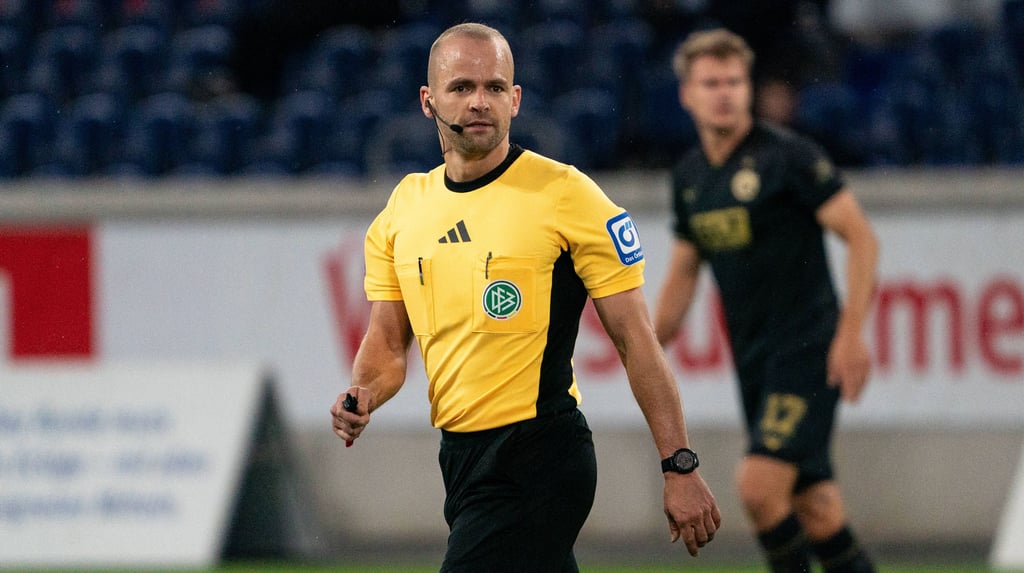 Schiedsrichter Patrick Schwengers wird das DFB-Pokalspiel zwischen FV Illertissen und 1. FC Magdeburg am Mittwochabend leiten.