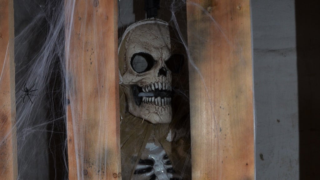 Überall verbergen sich die Untoten in der Steutzer Grusel-Mühle.