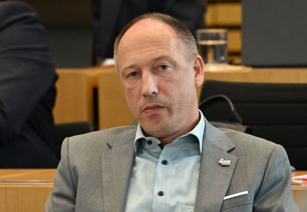 Der AfD-Politiker Ringo Mühlmann spricht sich für ein entschiedeneres Vorgehen gegen Linksextremismus aus.