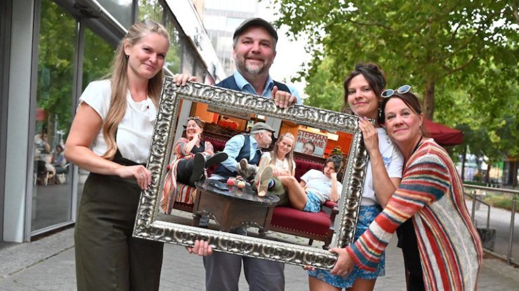 "Ja Schatz?!" hat im Magdeburger "...nach Hengstmanns" Premiere. 