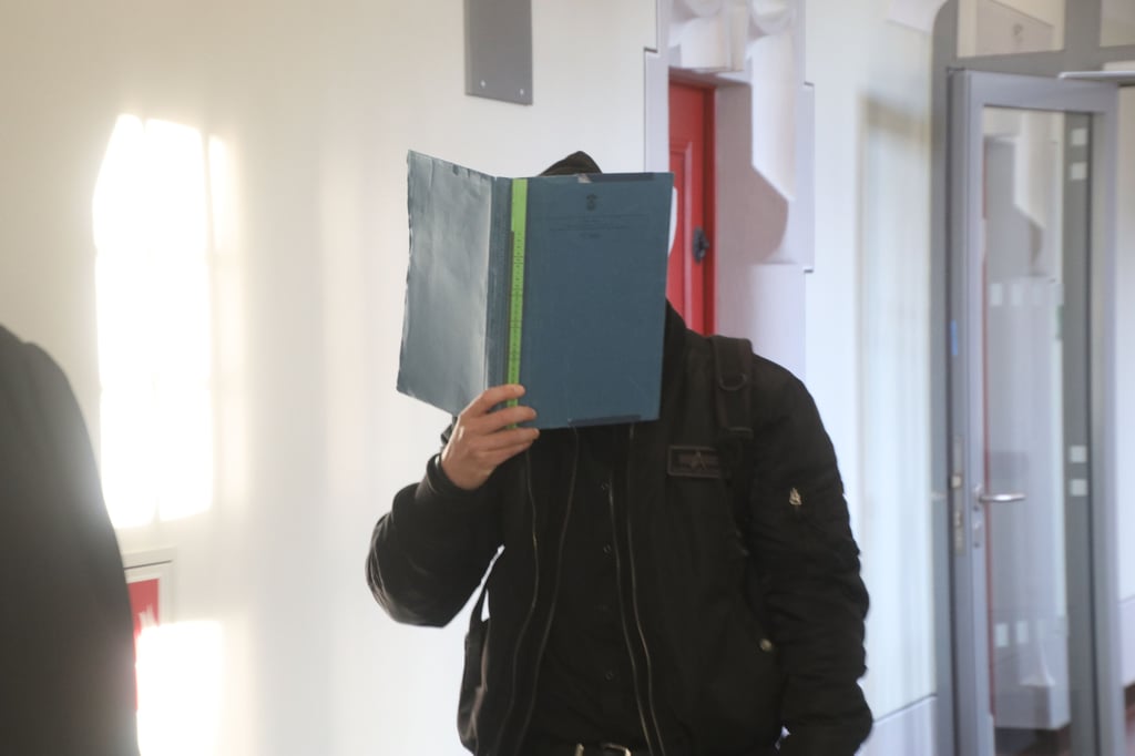 Lehrer Armin W. bleibt verurteilt. Er hat eine Beziehung zu einer Schülerin.