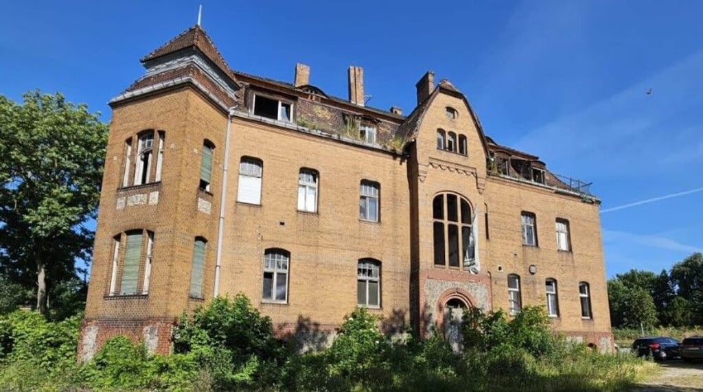 Das Kaputte Haus in Gütz soll zu einem kulturellen Zentrum werden - das plant zumindest der Verein "civitas landsberge". Der erste große Bauabschnitt könnte schon bald realisiert werden.