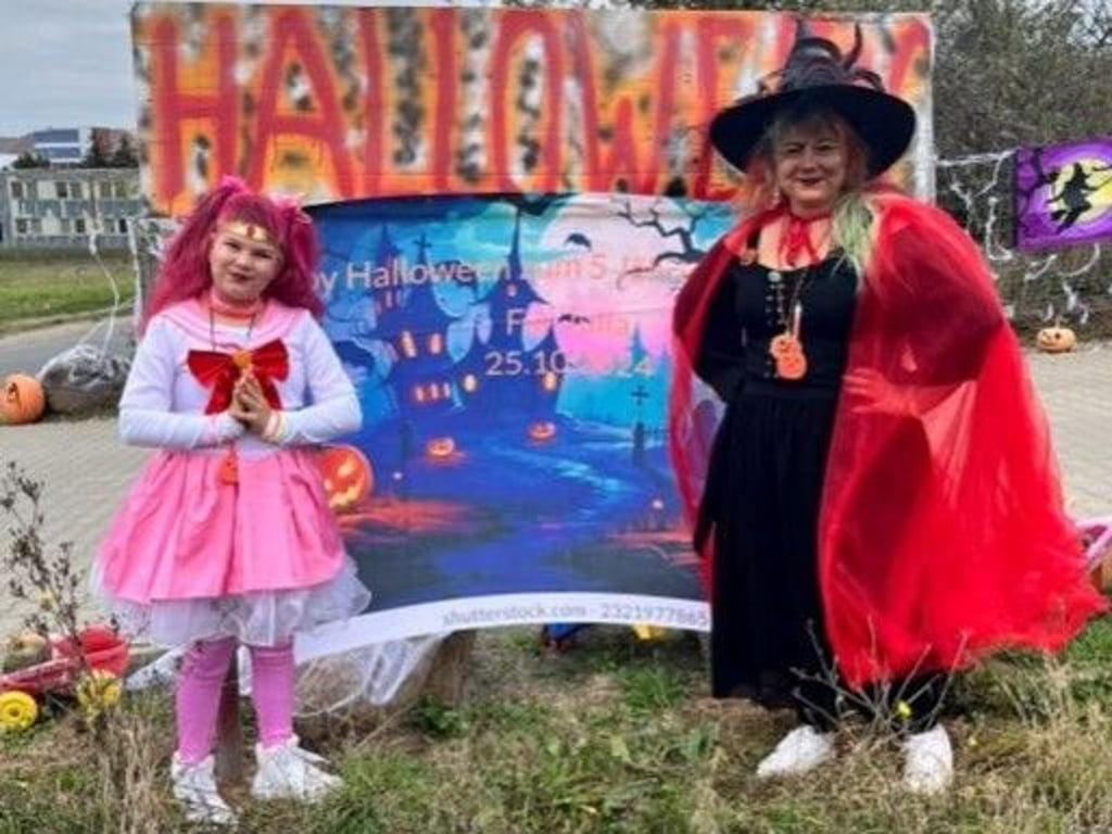 Wenn Halloween, dann richtig und für den guten Zweck. Das meinen Maggy und Julia Rütze.