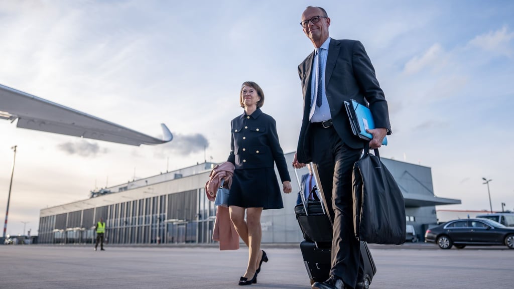 Dass Merz seine Ehefrau mit in die Türkei nimmt, kann als besonderes Zeichen an Erdogan gewertet werden, dass es sich für ihn nicht nur um einen Routinebesuch handelt.