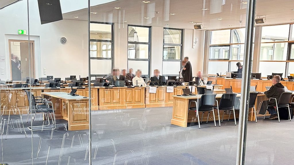 Die Verhandlung um eine Firma für Vliesfolien in Halberstadt am Landgericht Magdeburg findet hinter Glas statt.