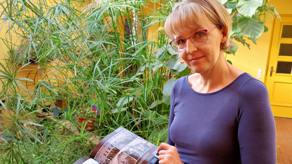 Stephanie Kammer hat das Buch „Braune Schatten über dem Elsterland“ geschrieben, in dem sie sich auf der Grundlage von Filmen, die auch in Jessen gedreht wurden, eingehend mit der Propaganda der Nazionalsozialisten befasst.