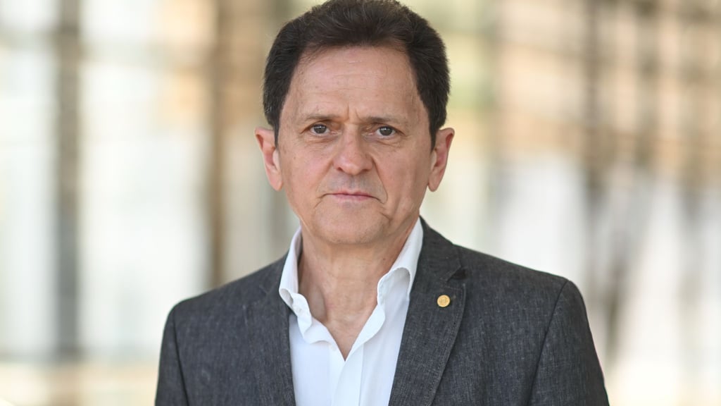 „Prinzipiell hat das H5N1-Virus alles, um eine Pandemie auszulösen“, sagt der Virologe Klaus Stöhr. (Archivbild)