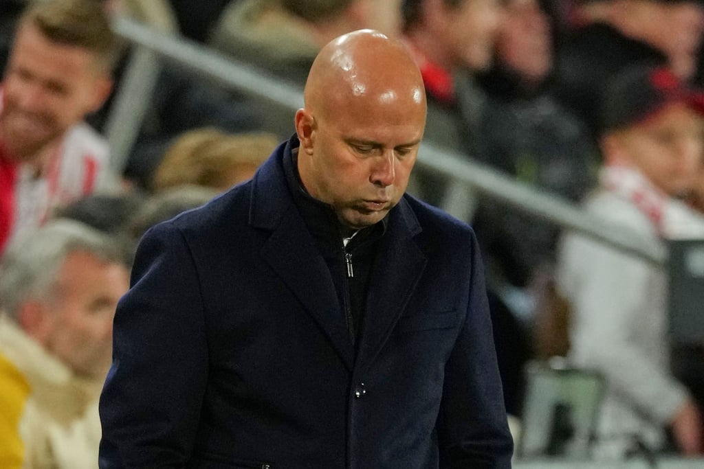 Arne Slot und der FC Liverpool stecken in einer Krise. (Archivbild)