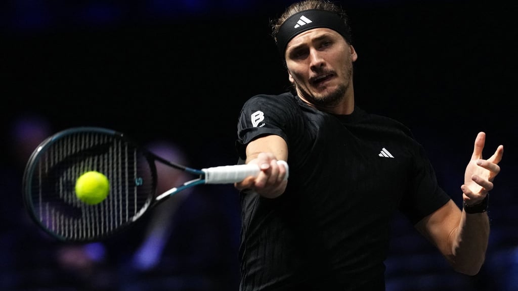 Alexander Zverev steht in Paris in der Runde der besten Acht.