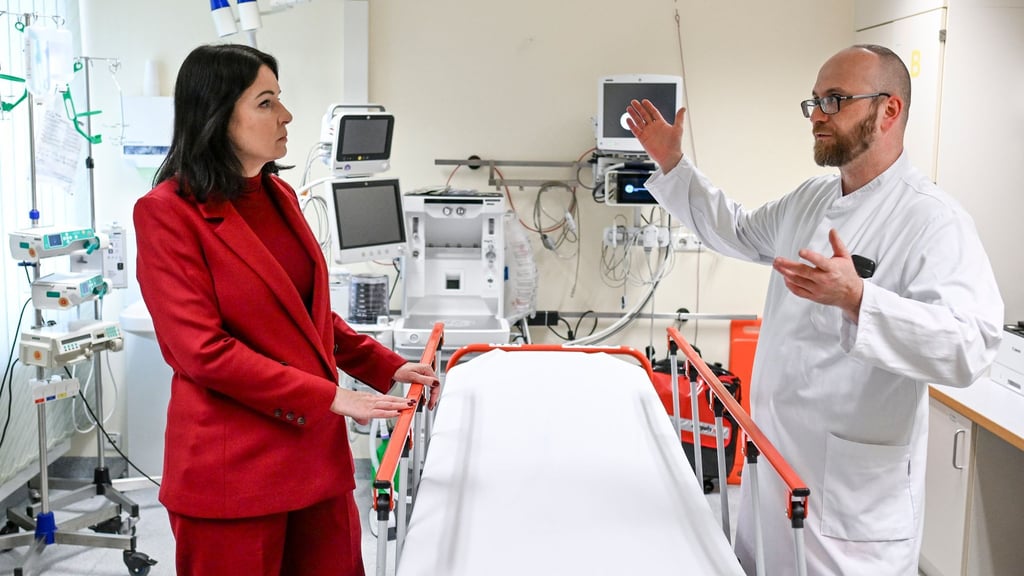 Ministerin Britta Müller (BSW) sieht im ländlichen Raum große Herausforderungen bei der medizinischen Versorgung.