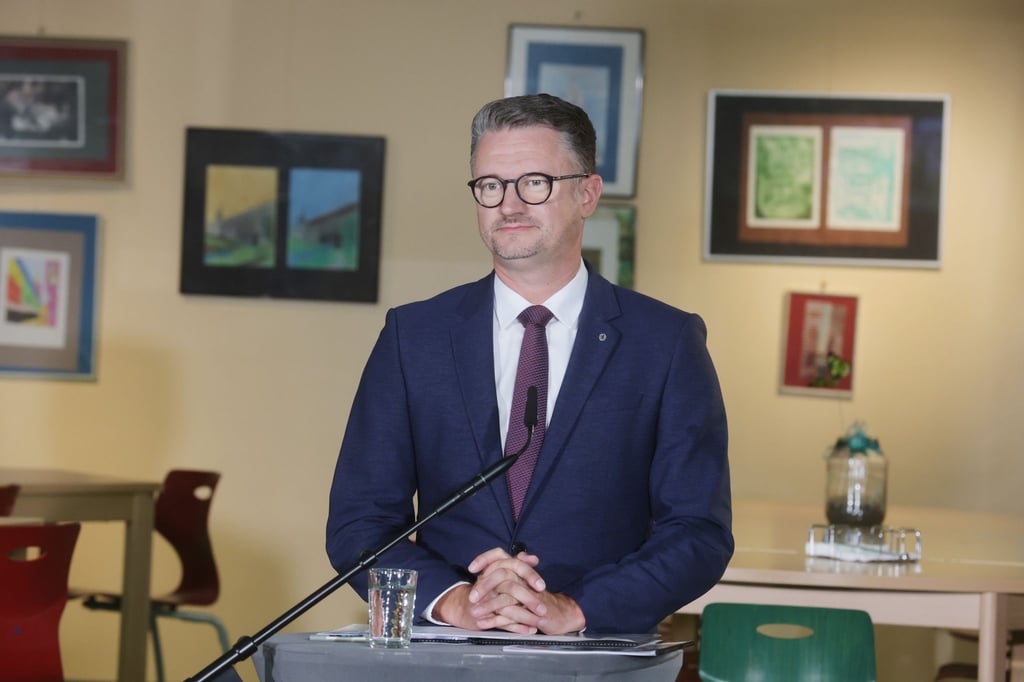 Thüringens Bildungsminister Christian Tischner (CDU) rechnet mit rund 60 Millionen Euro vom Bund für eine Neuauflage des Digitalpakts.