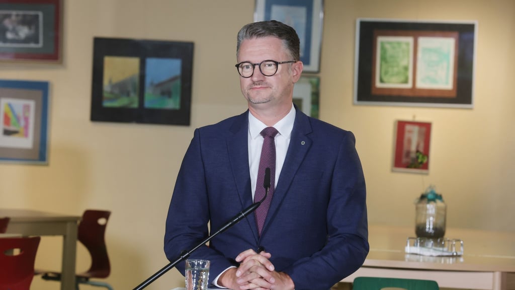 Thüringens Bildungsminister Christian Tischner (CDU) rechnet mit rund 60 Millionen Euro vom Bund für eine Neuauflage des Digitalpakts.