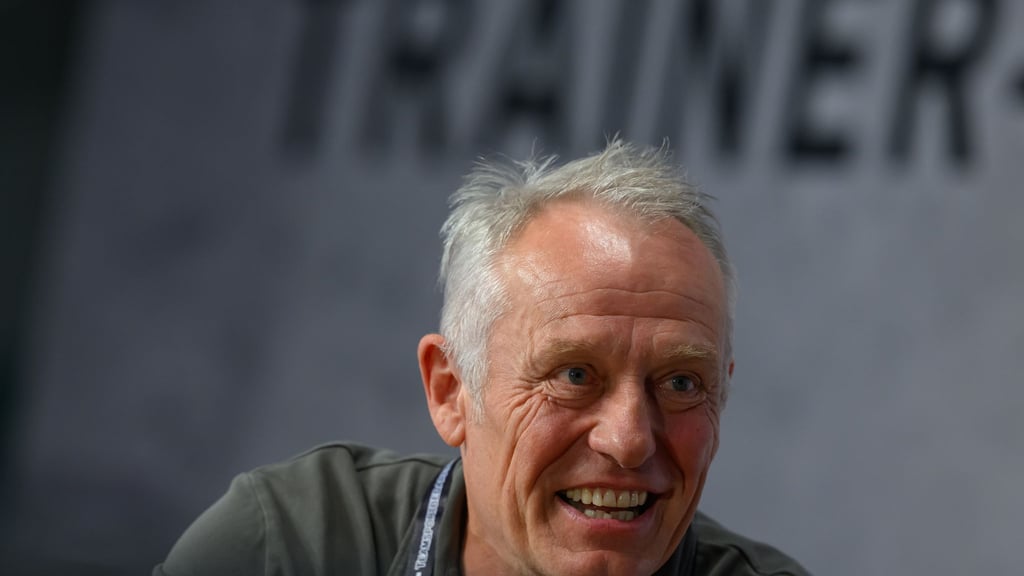 Kommt er noch einmal zurück als Profitrainer? Christian Streich schließt es zumindest nicht aus. (Archivbild)