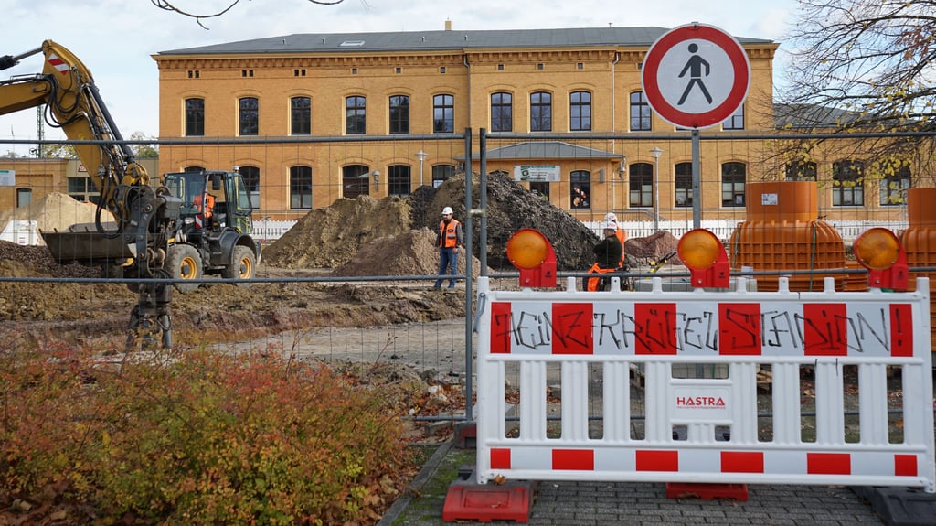 Der Bahnhofsvorplatz wird umgestaltet.