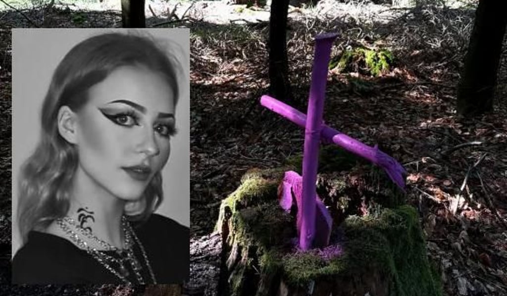 Die 21-jährige Emma aus Magdeburg wurde nach einem Rave in einem Wald bei Laußnitz tot aufgefunden - erstochen. Ein Kreuz markiert den Tatort. Der Täter - ihr Freund - sei laut Staatanwaltschaft schuldunfähig gewesen sein.