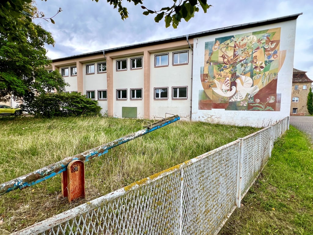 In dem früheren Schulgebäude ist seit vielen Jahren das Heimatmuseum untergebracht. Ansonsten steht es leer.