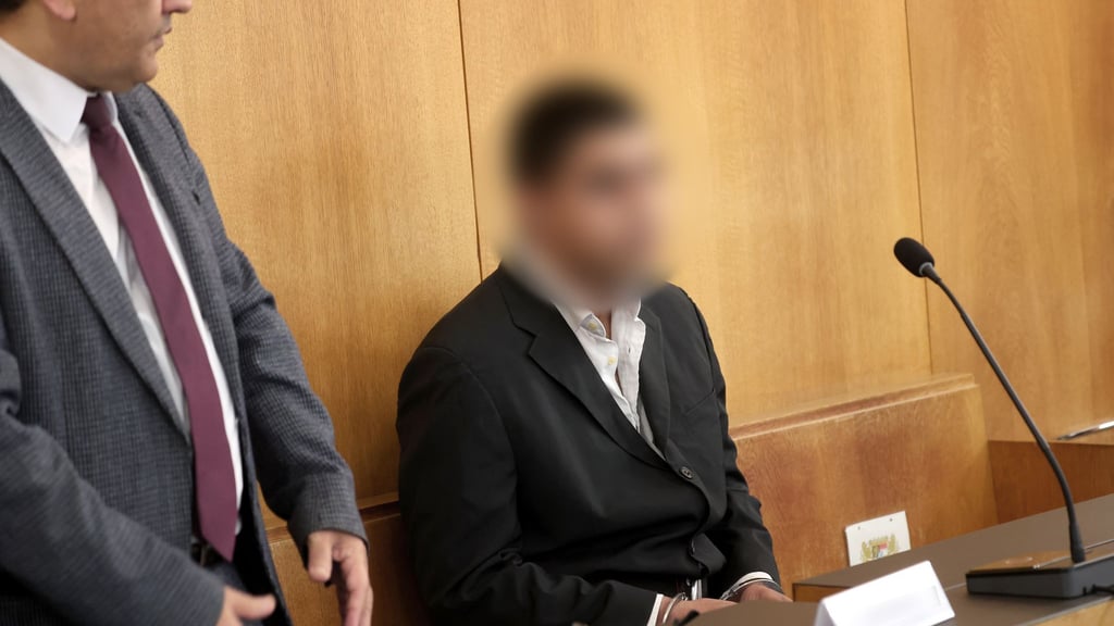 Der Beschuldigte hat die Vorwürfe über seinen Verteidiger eingeräumt. (Archivbild)