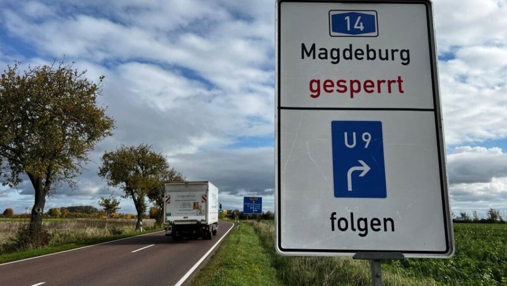 In Gröbers ist die Autobahnbrücke an der A14 gesperrt. Die Auffahrt ist nur Richtung Leipzig möglich. Für die Feuerwehr ist genau das ein Problem.