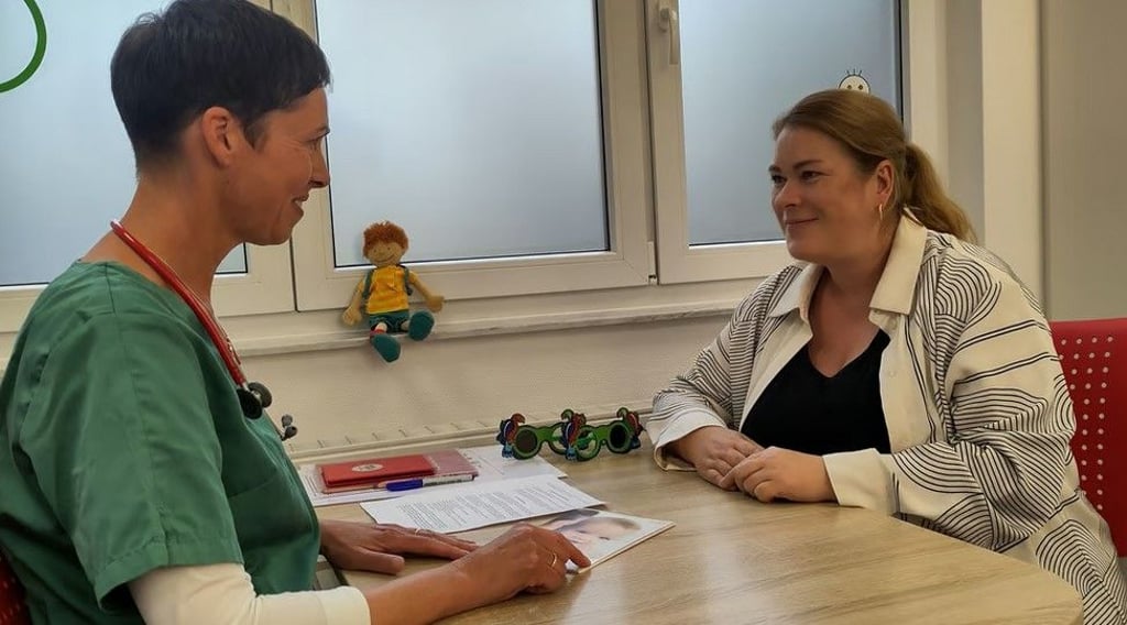 Kinderärztin Jana Hoyer-Schuschke aus Magdeburg im Gespräch mit Inga Tegtmeyer.