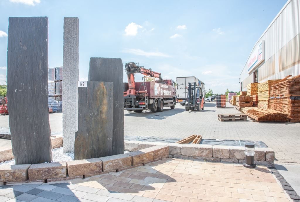 Das Außengelände am Standort in Aschersleben.