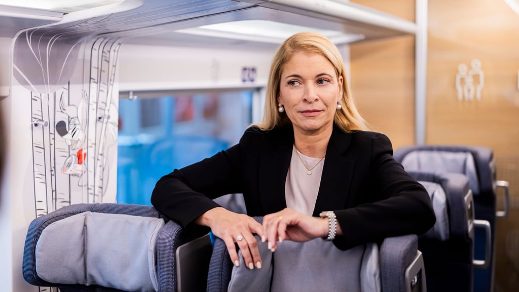 Die neue Bahnchefin Evelyn Palla soll mit einem neuen Vorstandsteam die Probleme bei der Bahn angehen. (Archivbild)
