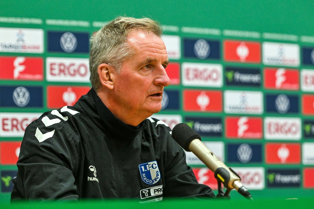 Petrik Sander bei der Pressekonferenz nach dem DFB-Pokalspiel gegen FV Illertissen.