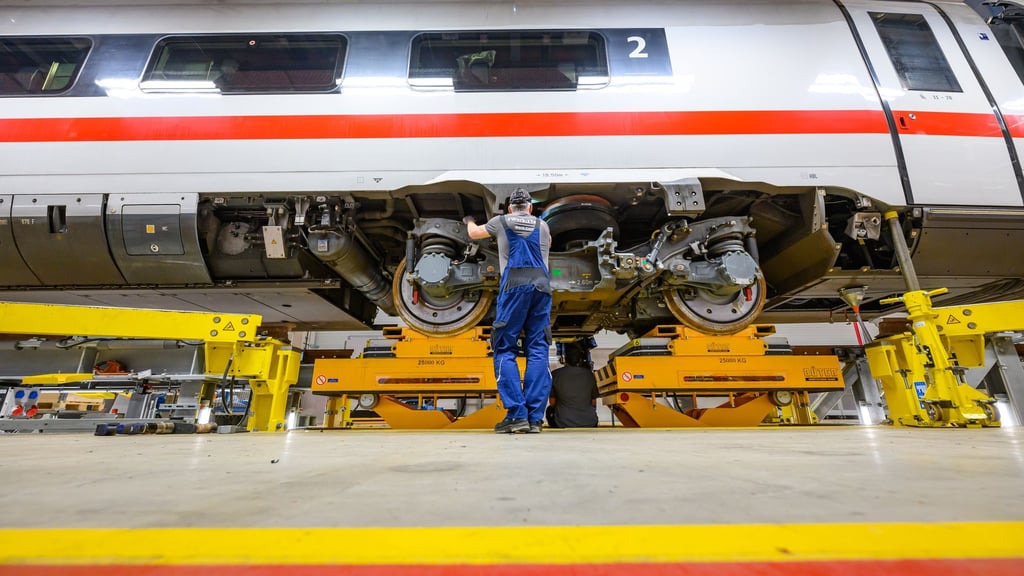 Das ICE-Werk in Cottbus soll auch von der Ausbildungswerkstatt profitieren. (Archivbild)