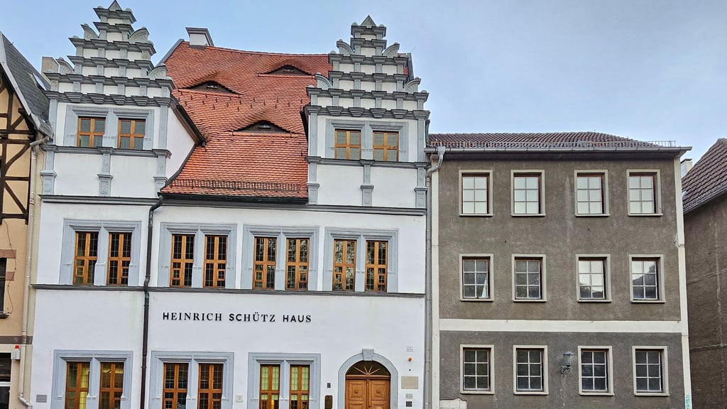 Das Heinrich-Schütz-Haus in der Nikolaistraße. Das Nebengebäude wird abgerissen.