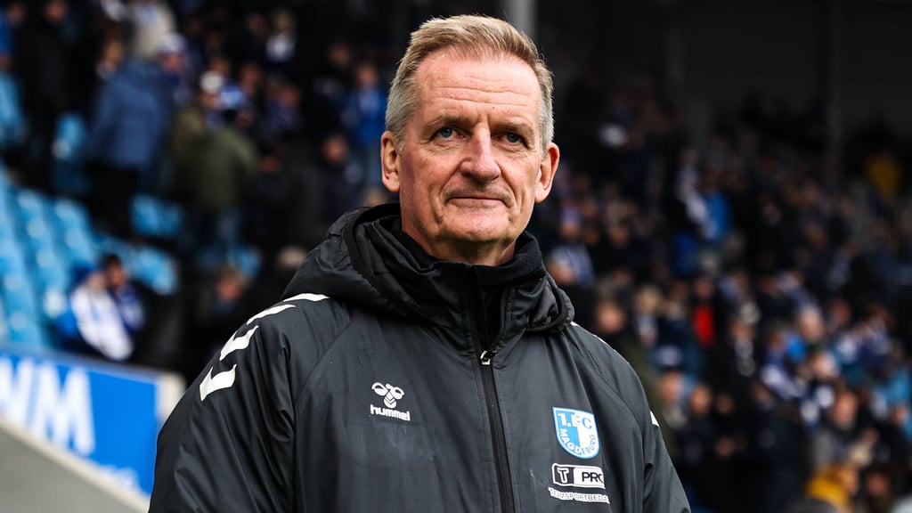 Petrik Sander tritt mit dem 1. FC Magdeburg am Sonntag gegen den VfL Bochum an - die mit viel Wind im Rücken ins Duell gehen.