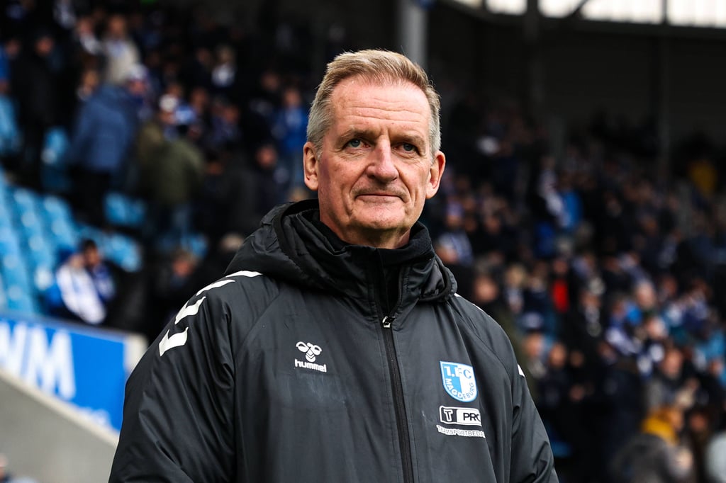 Der 1. FC Magdeburg um Petrik Sander tritt am Sonntag in Bochum an, wobei die Hausherren nach ihrem Achtungserfolg mit breiter Brust ins Spiel gehen.