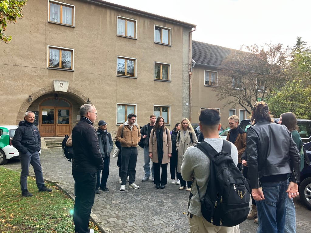 Studenten der FH Erfurt waren zu Gast in der Begegnungsstätte der Volkssolidiarität in Gerbstedt, um ein Projekt vorzustellen. 