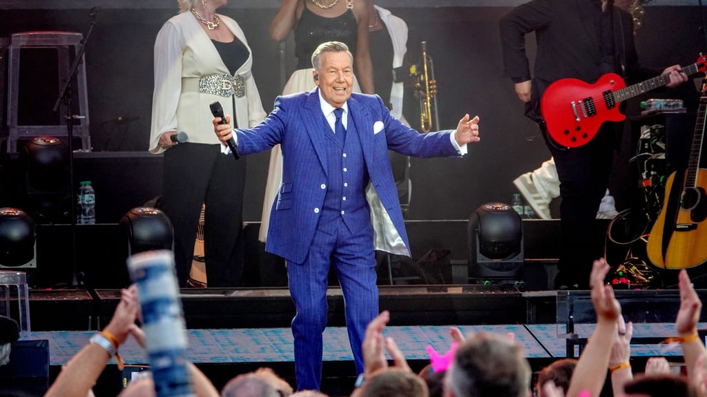 Roland Kaiser auf dem Magdeburger Domplatz.