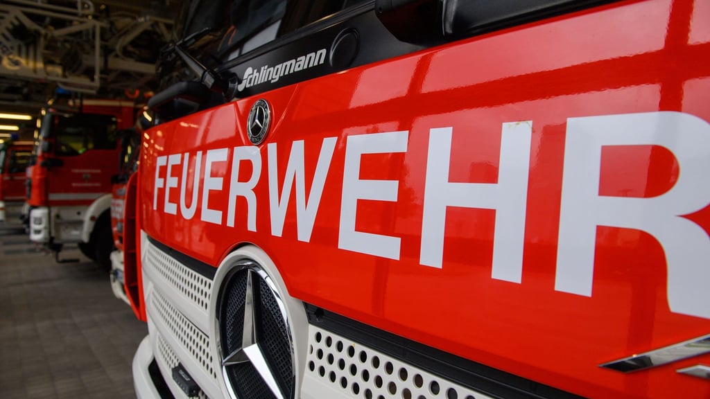 Die Feuerwehr rückte mit knapp 50 Kräften an. (Symbolbild)