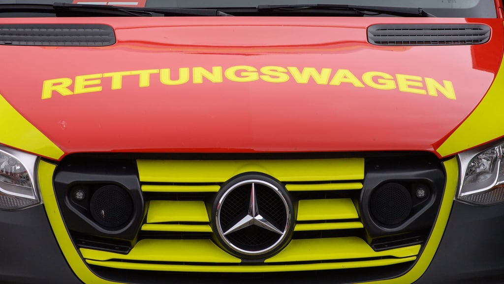 Ein 43-Jähriger starb am Dienstagnachmittag nach einem schweren Unfall kurz vor Halle.