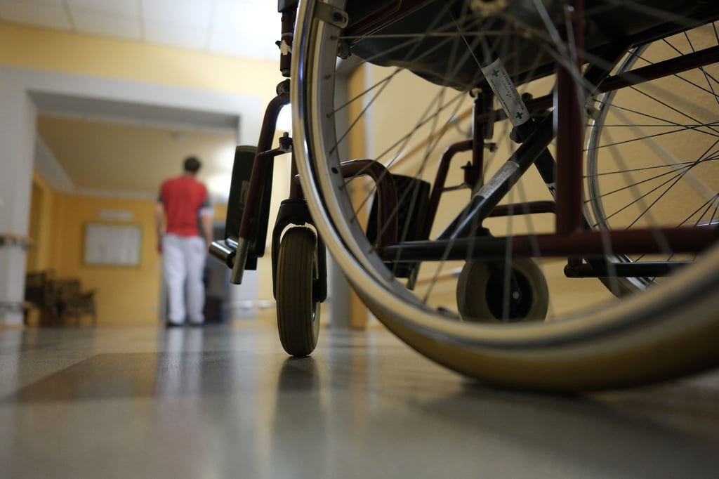 Pflegekräfte bekommen mehr Geld als noch vor einem Jahr. (Symbolbild)