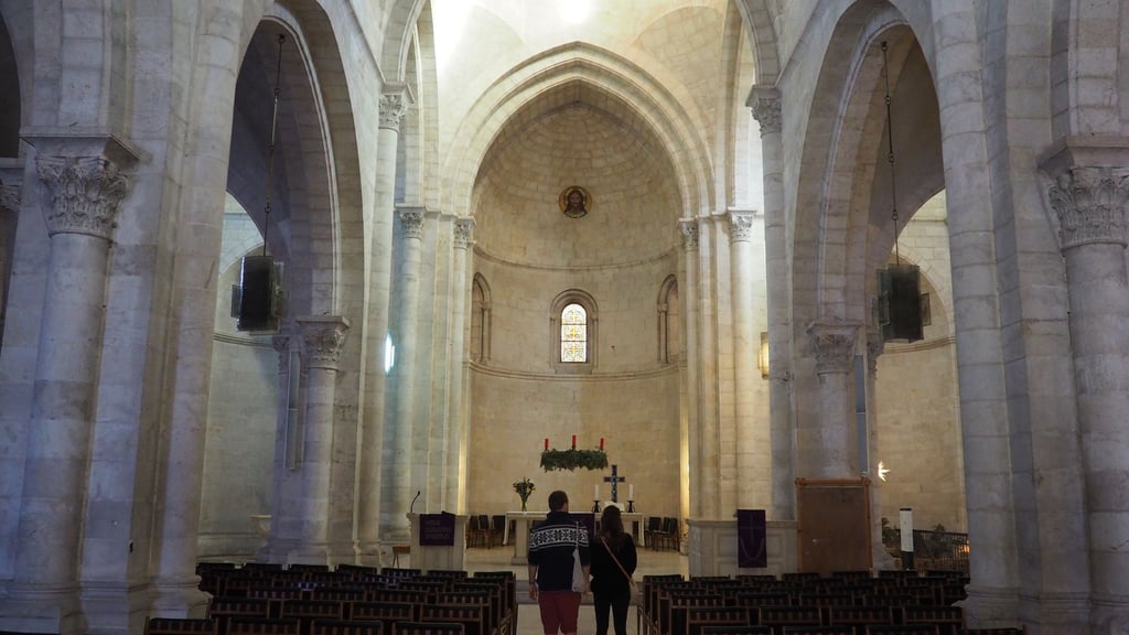 In der evangelischen Erlöserkirche in der Altstadt von Jerusalem warf Bischof Ibrahim Azar in seiner Predigt am Reformationstag Israel einen Völkermord vor. (Archivbild)