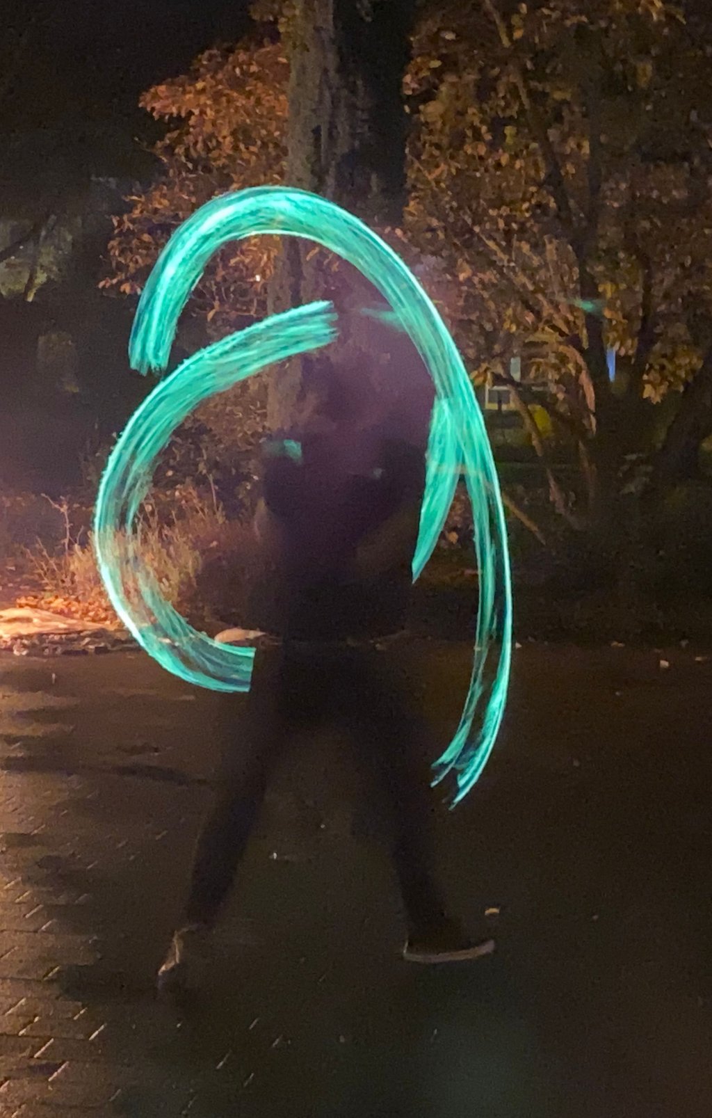 Durch die rasanten Bewegungen der Künstler ergaben sich spektakuläre Farbeffekte.