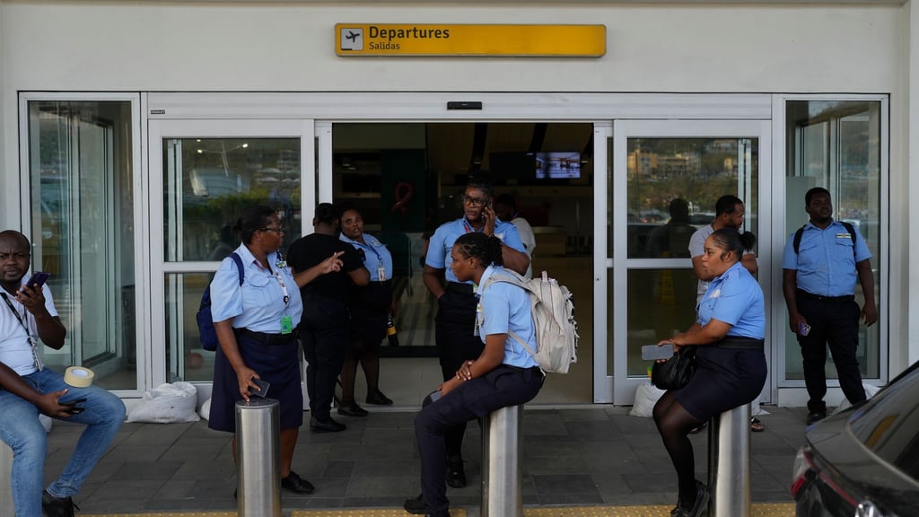 Dutzende Flüge wurden annulliert: Die Rückreise verzögert sich für viele Touristen.