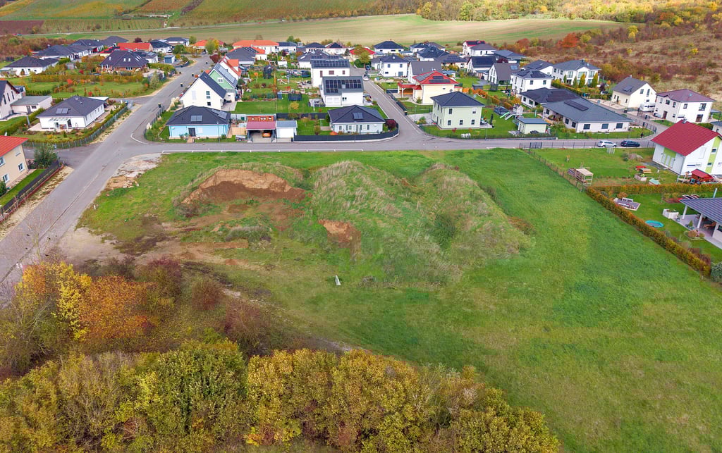 Diese Freifläche am „Wohngebiet am Seekurpark“ in Bad Kösen soll bald bebaut sein. 