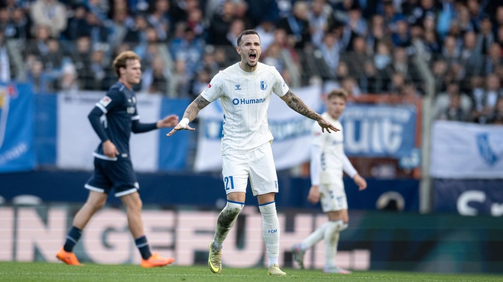 Magdeburgs Falko Michel setzte einen Foulelfmeter an die Latte.